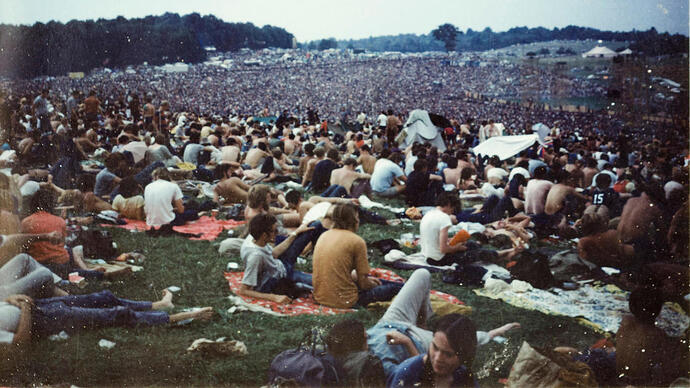 WoodstockCrowdandBindyWoods_crMuseumatBethelWoods