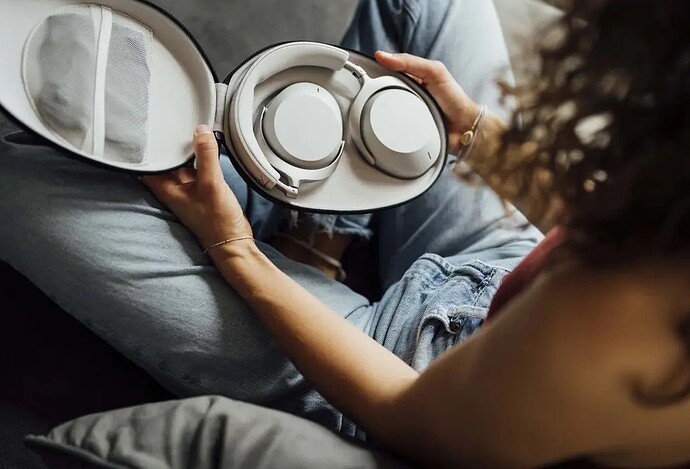 Aventho-300-over-ear-kopfhoerer-beyerynamic-collage-2