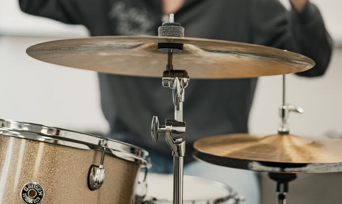 Ritim Dünyasında İki Farklı Deneyim: Akustik ve Elektronik Davul