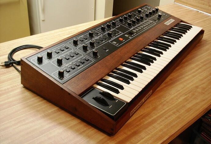 Analog Synthesizer vs Dijital Synthesizer: Temel Farklar, Kullanım Alanları ve Seçim Rehberi