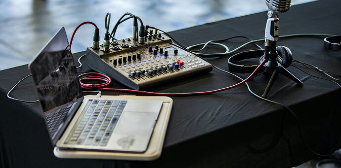 Podcast Ekipman Rehberi: Mikrofon, Kayıt Cihazı ve Profesyonel Kayıt İpuçları