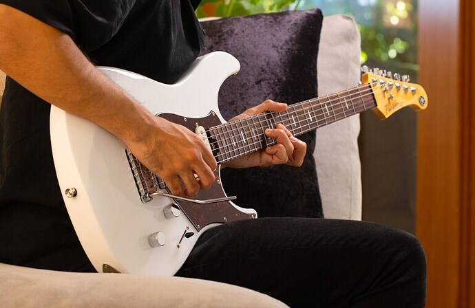 Akustikten Elektroya: Gitar Tekniğinizi ve Müzikal Ufkunuzu Geliştirecek Parçalar