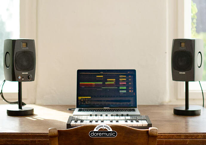 Kendi Müziğinizi Kaydetmeye Başlayın: Bir Ev Stüdyosunda Olması Gereken 5 Parça