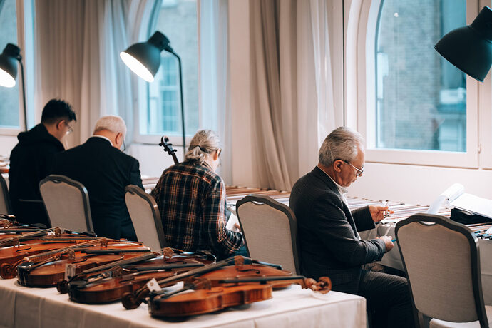 Sesin Karakterini Belirleyen Detay: Yaylı Çalgı Telleri, Materyaller ve Tını Etkileri