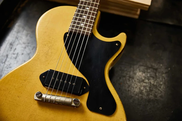 Solak Gitaristler İçin Enstrüman Seçimi ve Bilinmesi Gereken Teknik Detaylar