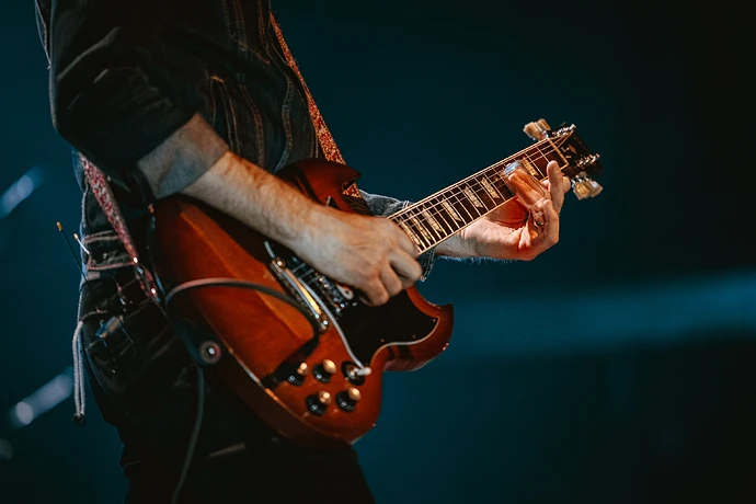 Müzik Türlerine Göre Elektro Gitar Seçim Kriterleri: Hangi Tarz İçin Hangi Gitar?