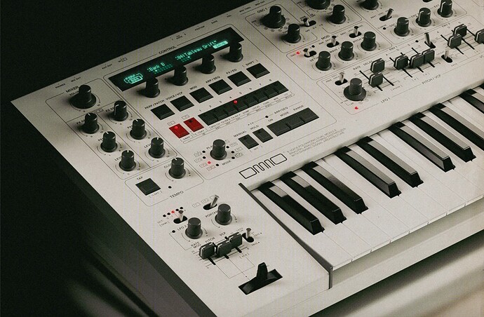 doremusic - UDO Audio Dmno Black 8-Voice Hybrid Synthesizer